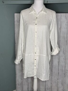Tahari Long White Button-Up Linen Tunic